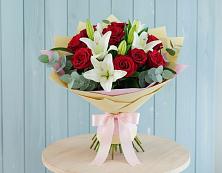 Букет цветов из:  Лилии и Розы в Жирово