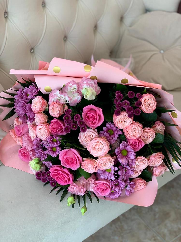 Букет цветов из: Хризантемы, Розы и Лизиантусы в Жирово