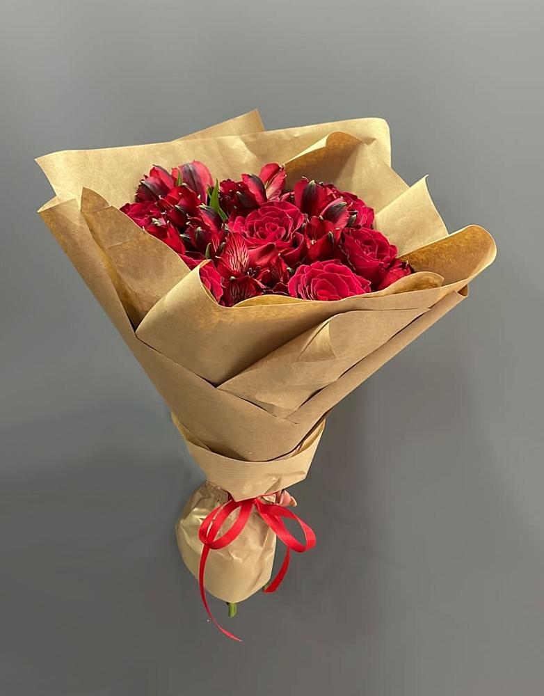 Букет цветов из: Альстромерии и Розы в Жирово