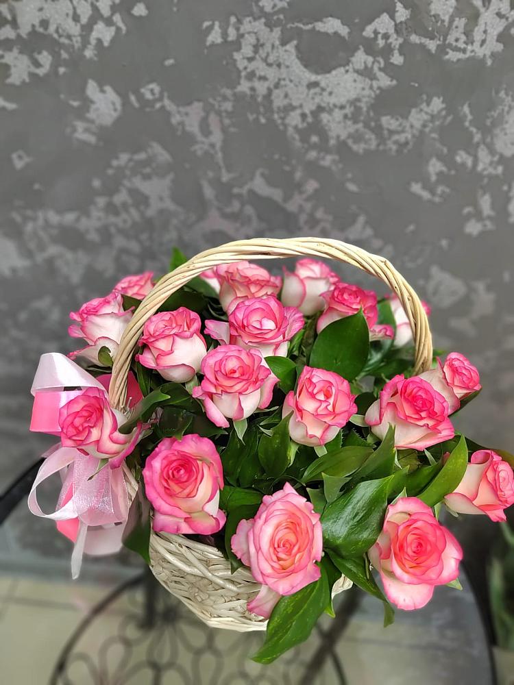 Цветочная композиция из Розы в корзине в Жирово