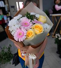 Букет цветов из:  Герберы, Розы и Хризантемы в Жирово