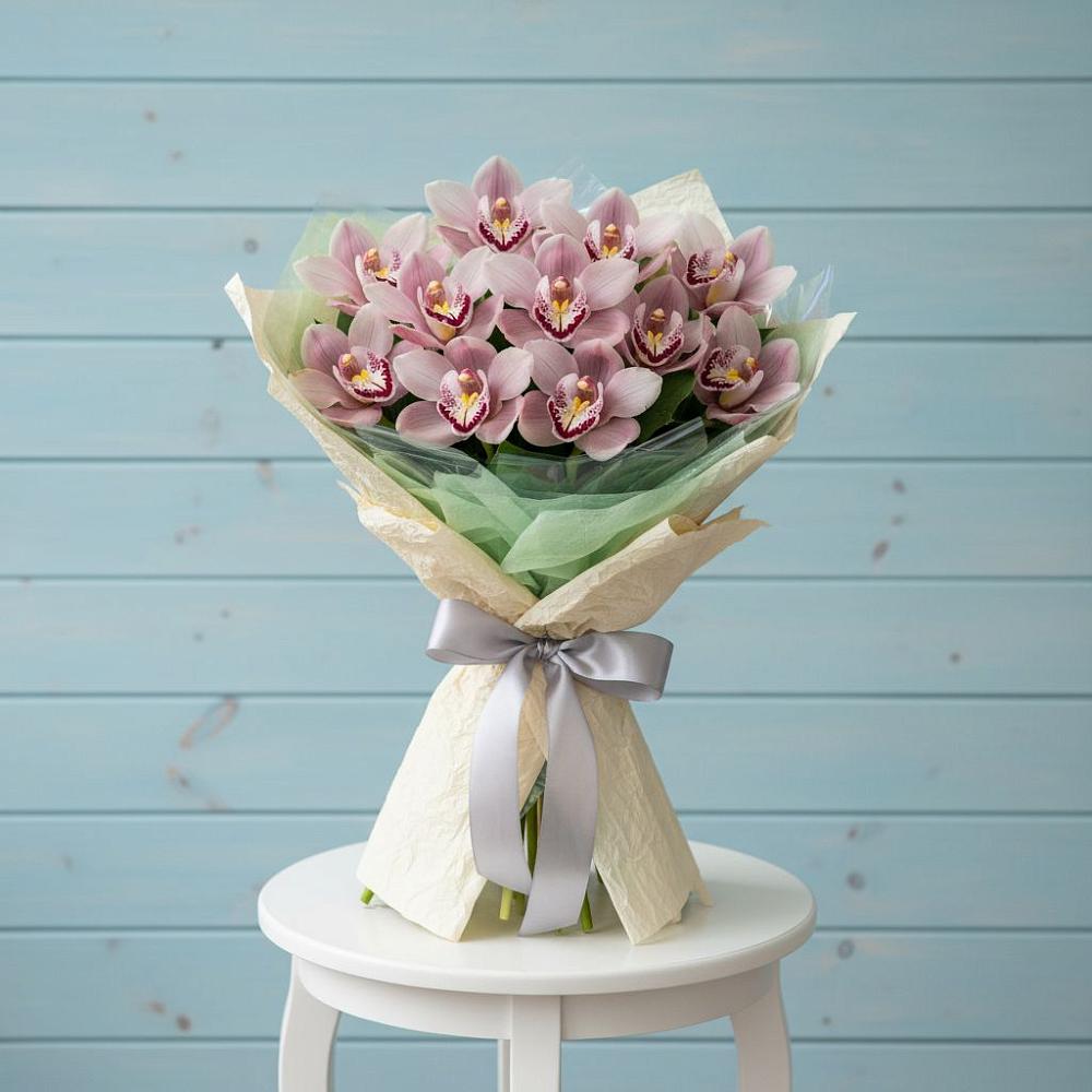 Букет цветов из: Орхидеи и Розы в Жирово