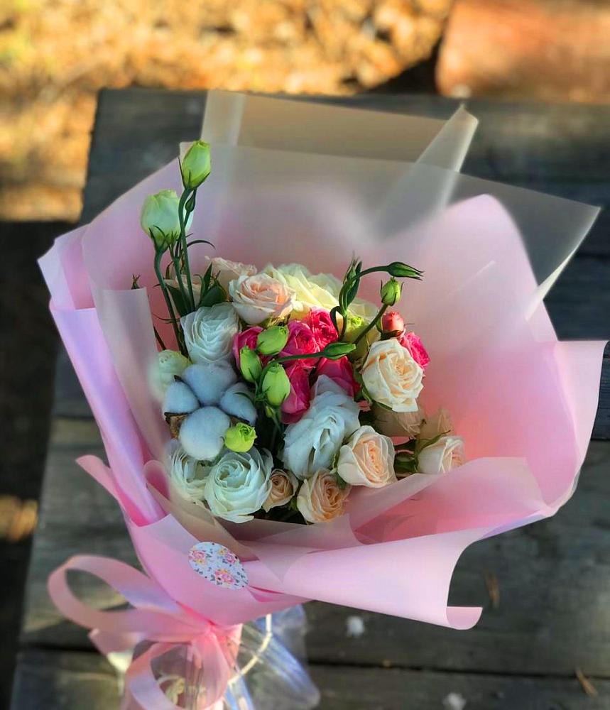 Букет цветов из: Розы и Лизиантусы в Жирово