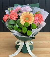 Букет цветов из:  Гвоздики, Розы, Герберы и Хризантемы в Жирово