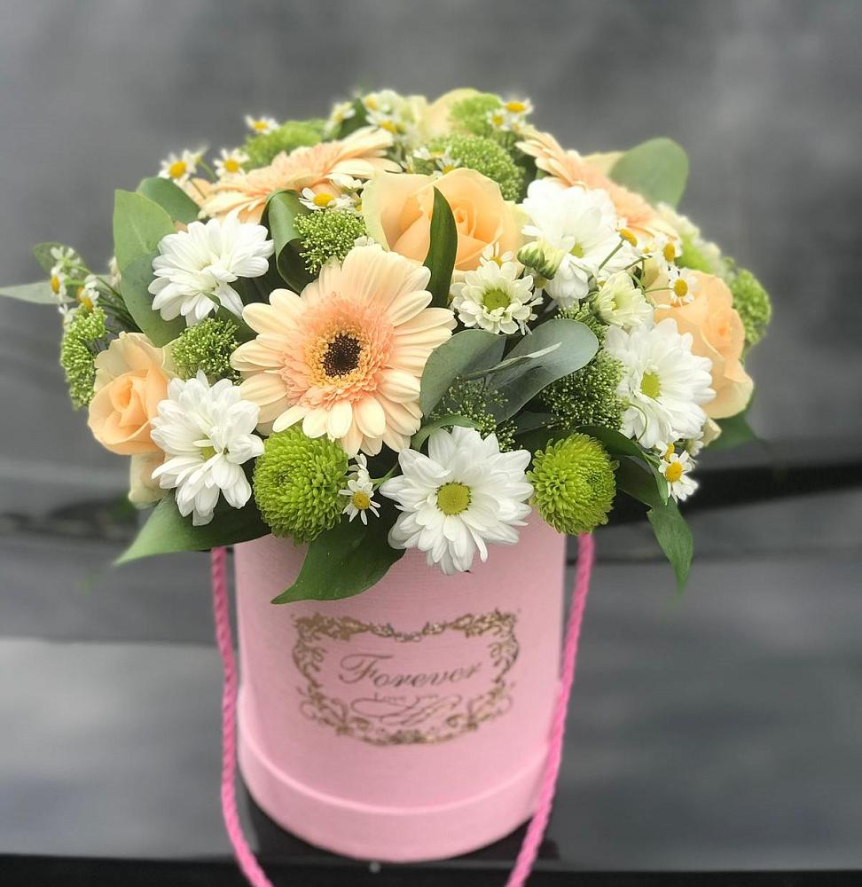 Цветочная композиция из Розы, Герберы и Хризантемы в шляпной коробке в Жирово