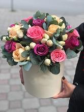 Цветочная композиция из Розы в шляпной коробке в Жирово